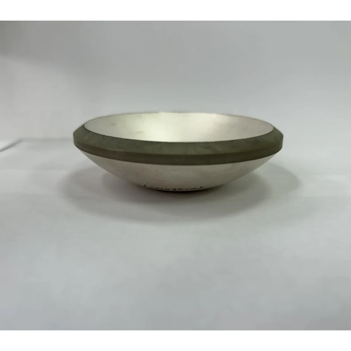 半球との用語差を見分けるための環状開口付き球面キャップ圧電セラミックス