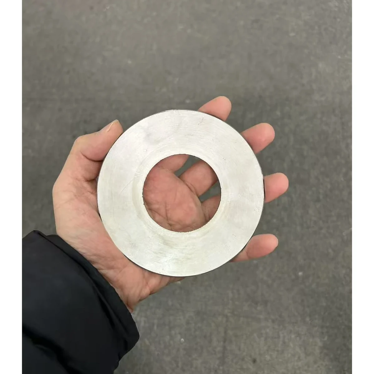 RFQ前提の確認用に手持ちで示した大径環状球面キャップ圧電セラミックス