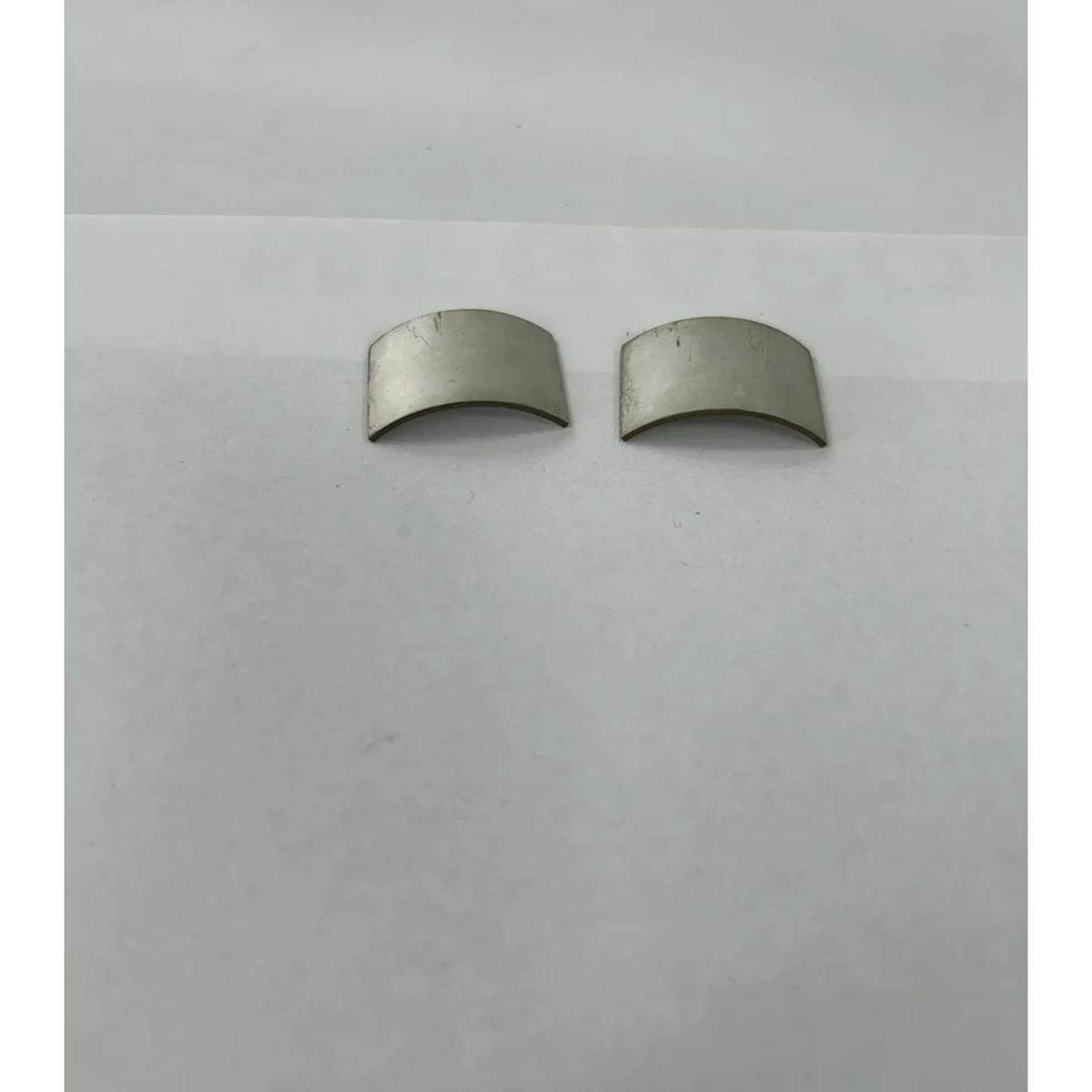 部分球面型の集束トランスデューサ設計に使うカスタム曲面圧電セグメント