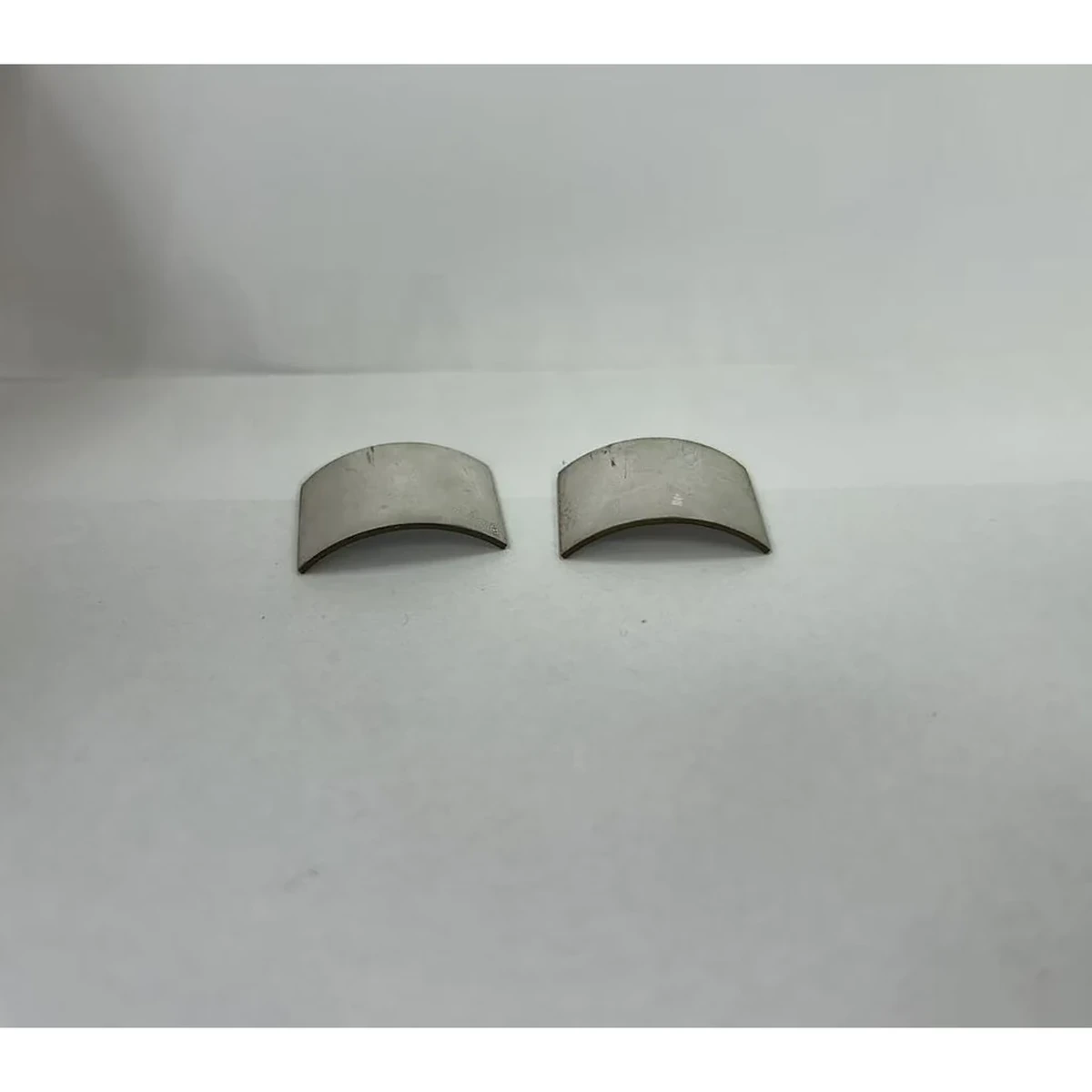 集束構造比較用の部分球面カスタム曲面圧電セグメント