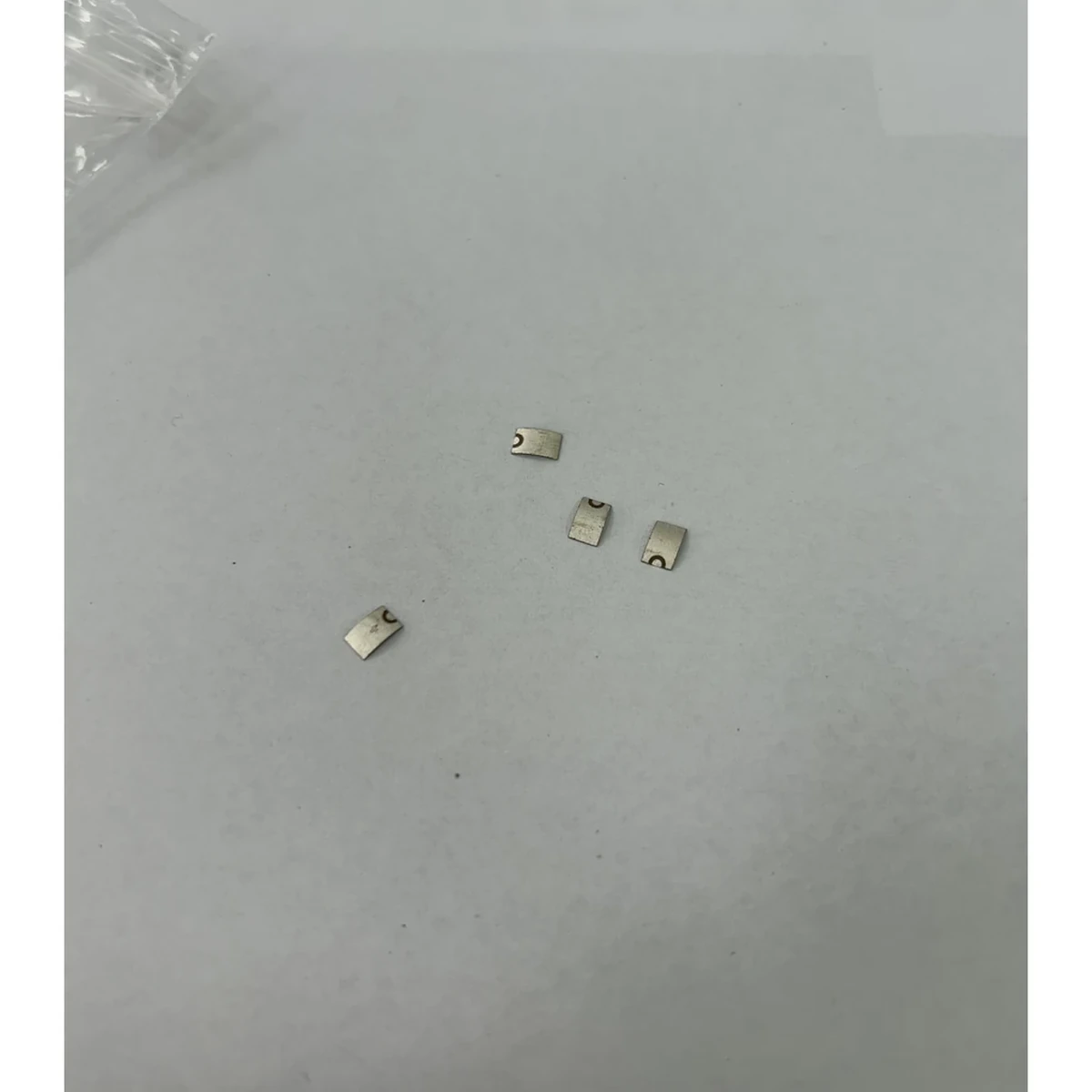 集束アセンブリの公差と再現性比較に使う小型曲面圧電セグメント