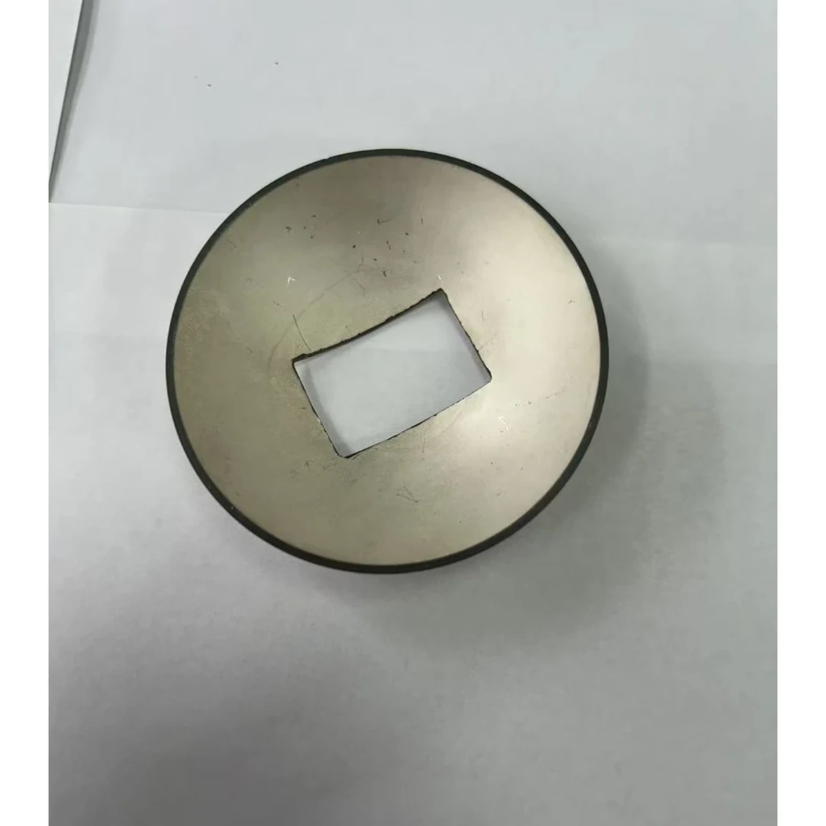 カスタム集束形状の比較に使う角穴付き球面キャップ圧電セラミックス